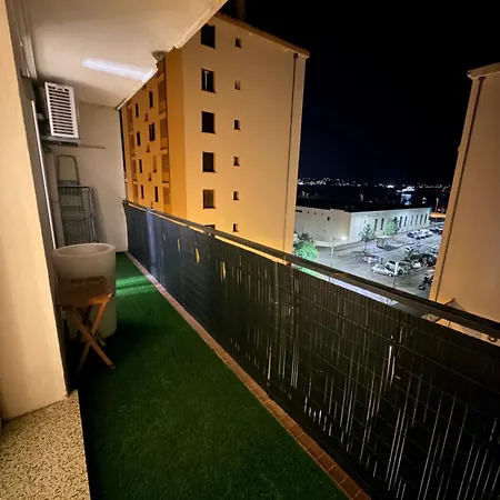 T4 Spacieux 100m2 Climatise Апартаменти