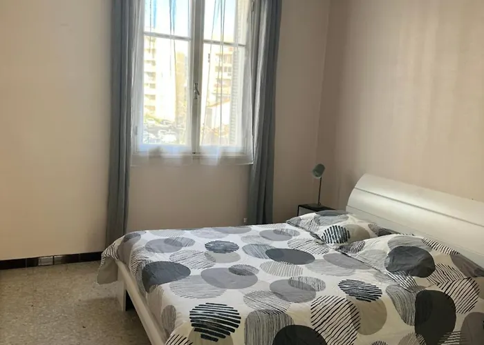 T4 Spacieux 100m2 Climatise * Ajaccio (Corsica)